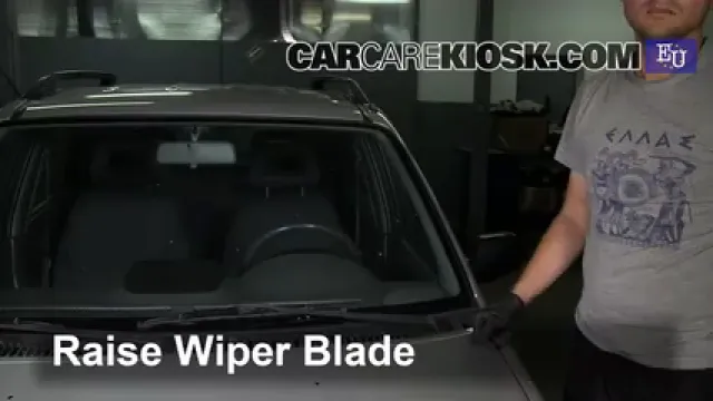 2001 Suzuki Ignis GL 1.3L 4 Cyl. Balais essuie-glace avant Changer les balais des essuie-glace